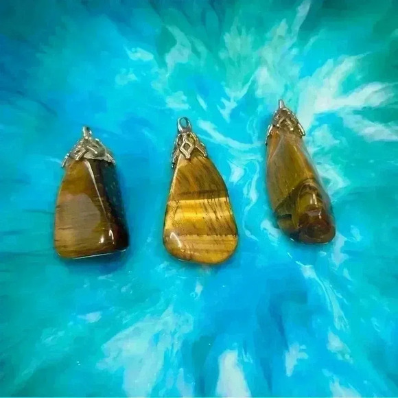 Three Vintage Medium Sized Tiger Eye Pendants - Picture 2 of 4